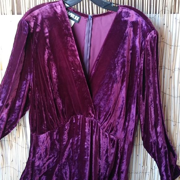 Vintage 80's look Purple Velvet Midi dress. Plus S - Picture 2 of 9